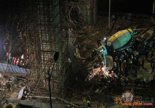 重庆轻轨垮塌事故致多人死伤 事故原因调查中